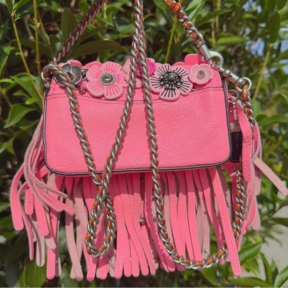 EUC Coach Dinkier With Wild Tea Rose Fringe 86850 - Picture 6 of 15